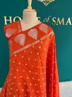 Bandhani Orange Saree with White Tie-Dye & Leaf Border - Image 2